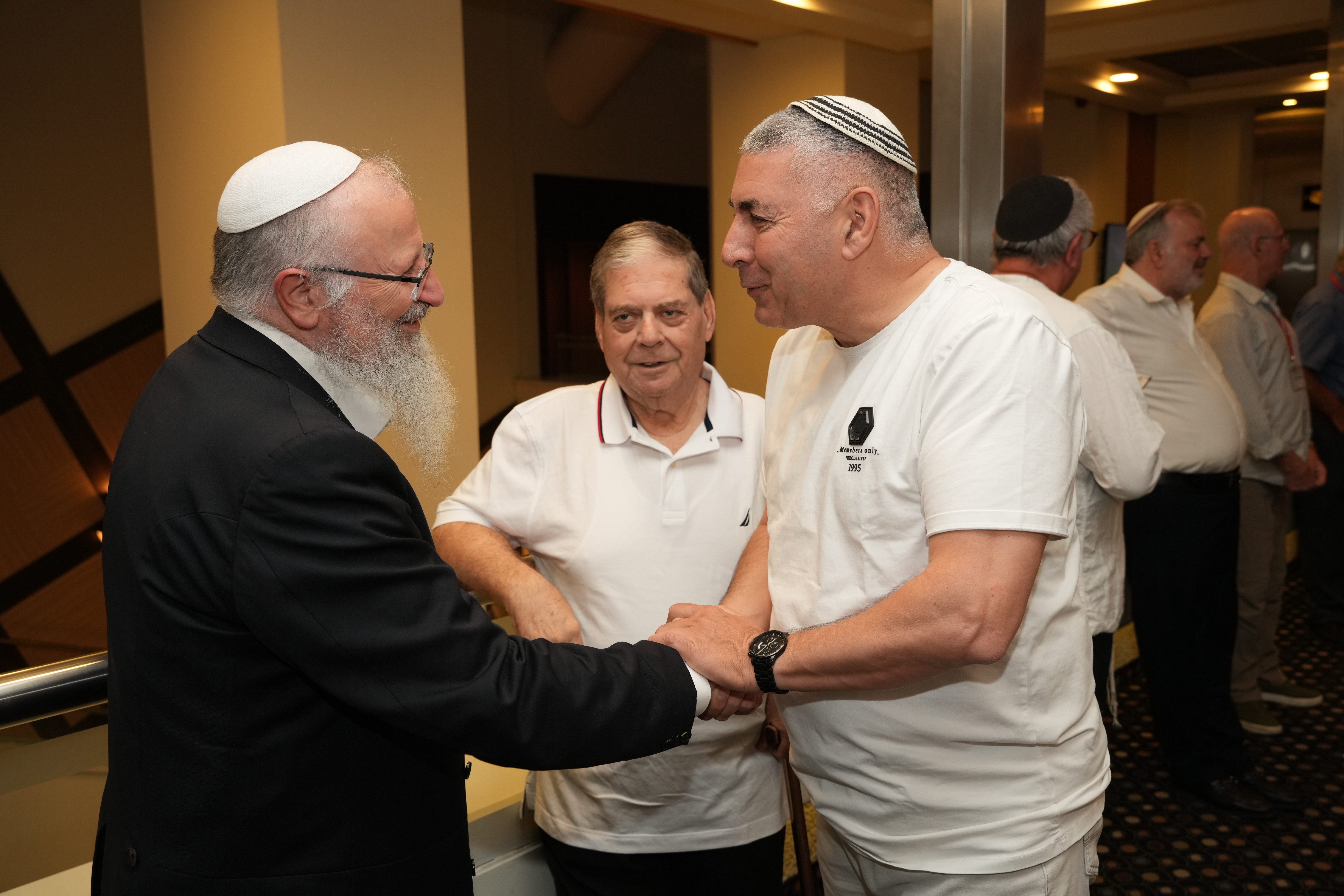 Rav Eliyahu and participants 