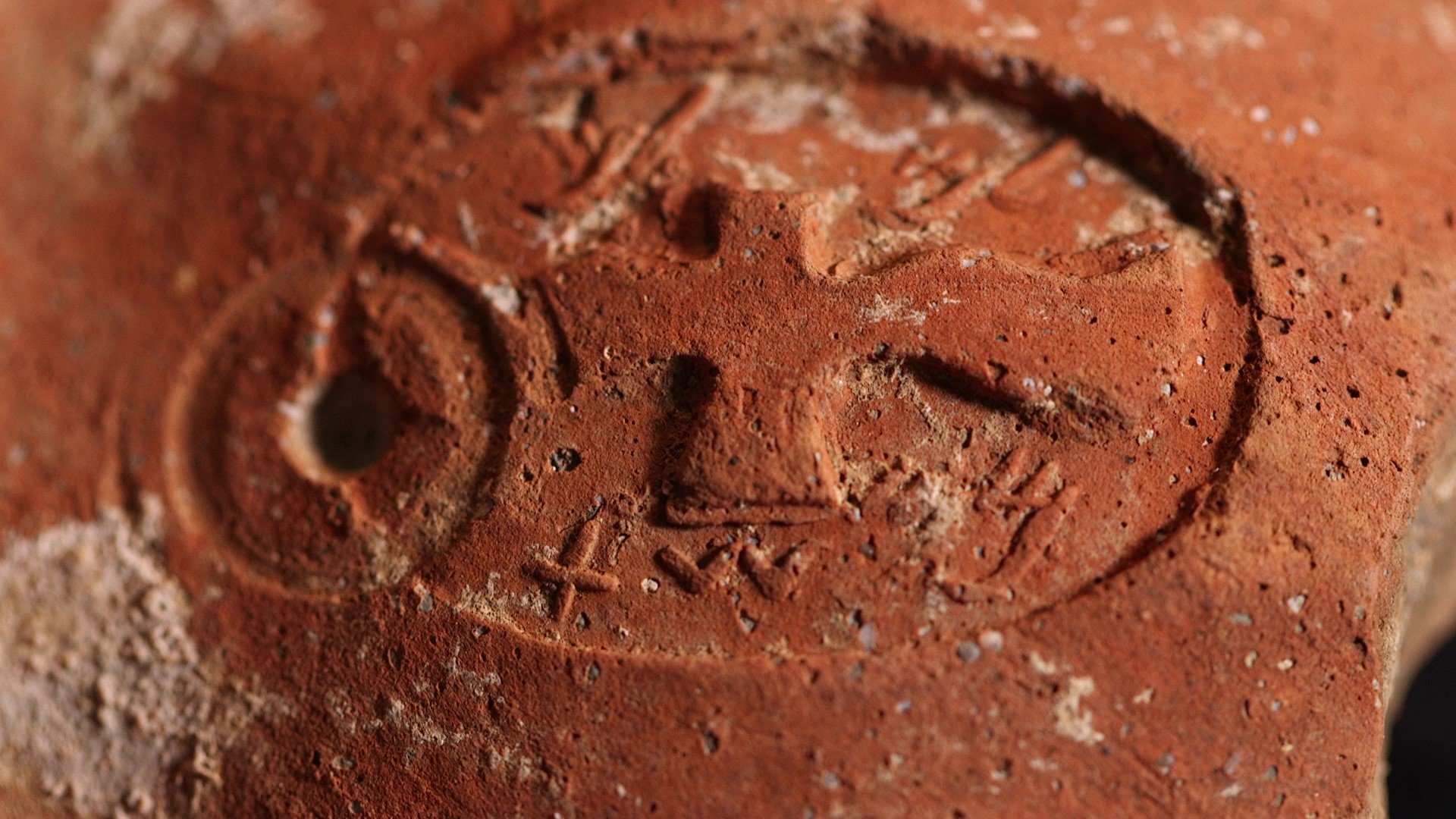 A lmlk stamp impression bearing the name mmšt – ‘(belonging) to the king, mmšt’ from the Judahite administration.   Credit: Israel Antiquities Authority