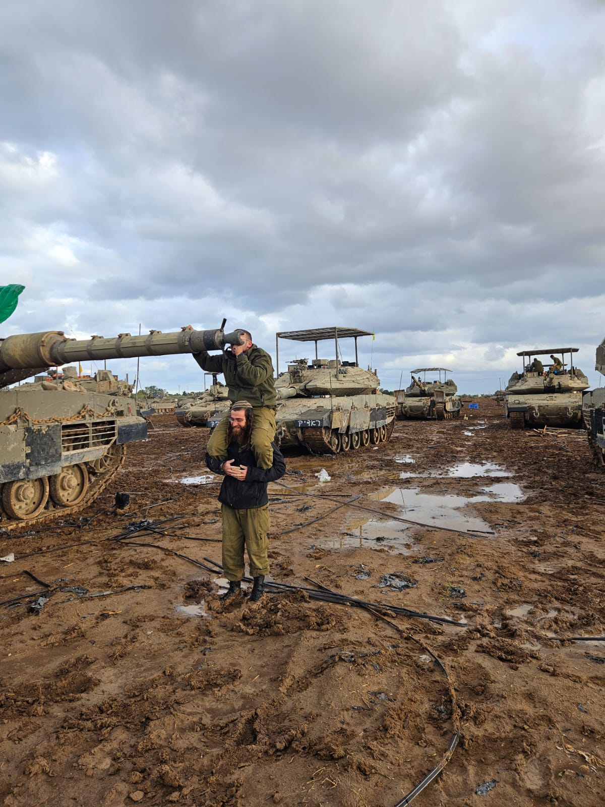 Avraham Ben Pinchas Hy"d - checking the tank