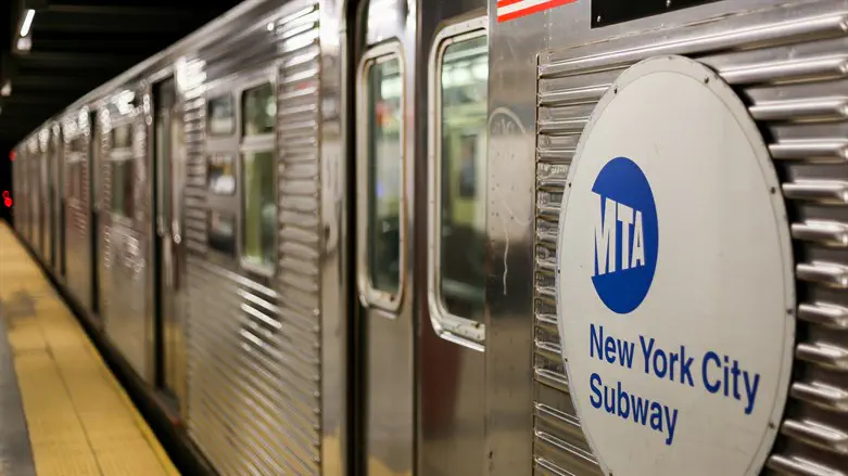 Man who threatened 'Zionists' in subway car is charged