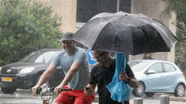 Rain and low temperatures to continue, forecasters predict