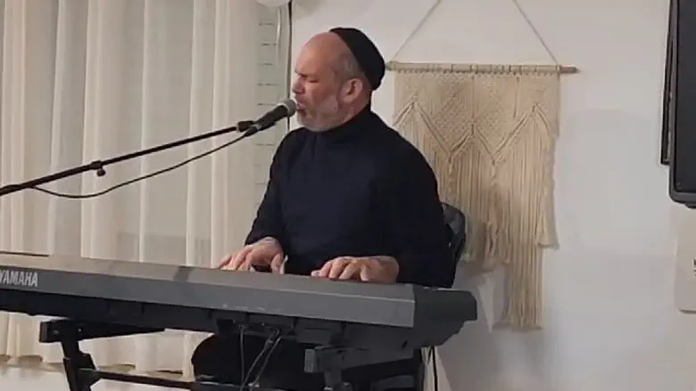 Moving: Yonatan Razel plays in memory of fallen soldier