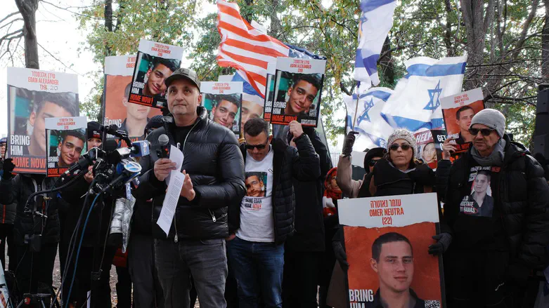 Over a thousand rally in New York, demanding action for hostages