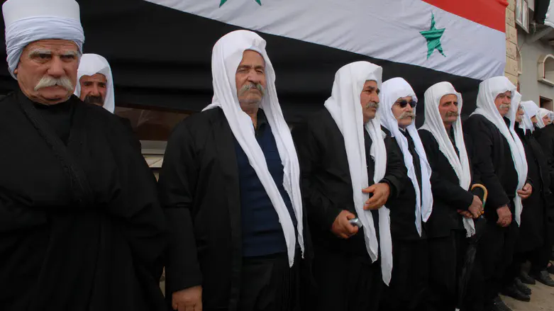 New Syrian government representatives meet with Druze leaders