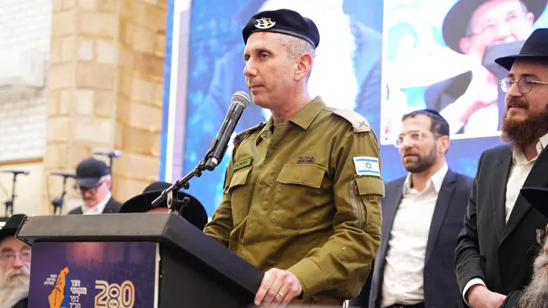 IDF Spokesman participates in Hassidic event