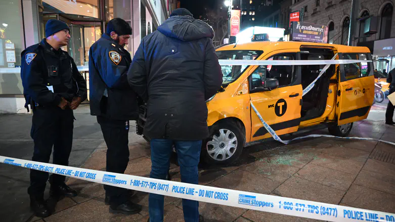 NYPD: Taxi crashed into pedestrians at Herald Square due to driver's medical emergency