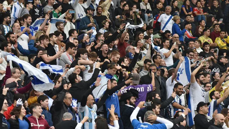 Argentine Jewish group to file complaint after soccer fans' anti