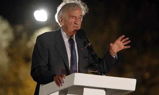 Bust of Elie Wiesel Is Added to Washington National Cathedral