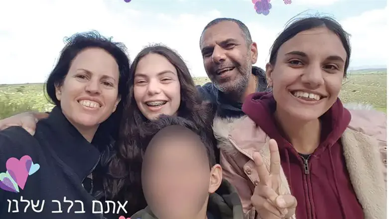 Yaniv Zohar, an Israel Hayom photographer, was murdered together with his wife & daughters